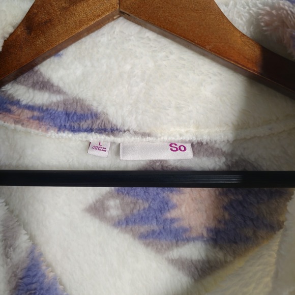 Cozy Plush Zip-Up Sweater with Geometric Print - Picture 5 of 5